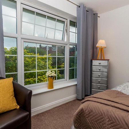 2 Bed Apartment-5 Guests - Business-Relocation-Parking - The Brighton Short Stay & Serviced Apartments Dış mekan fotoğraf