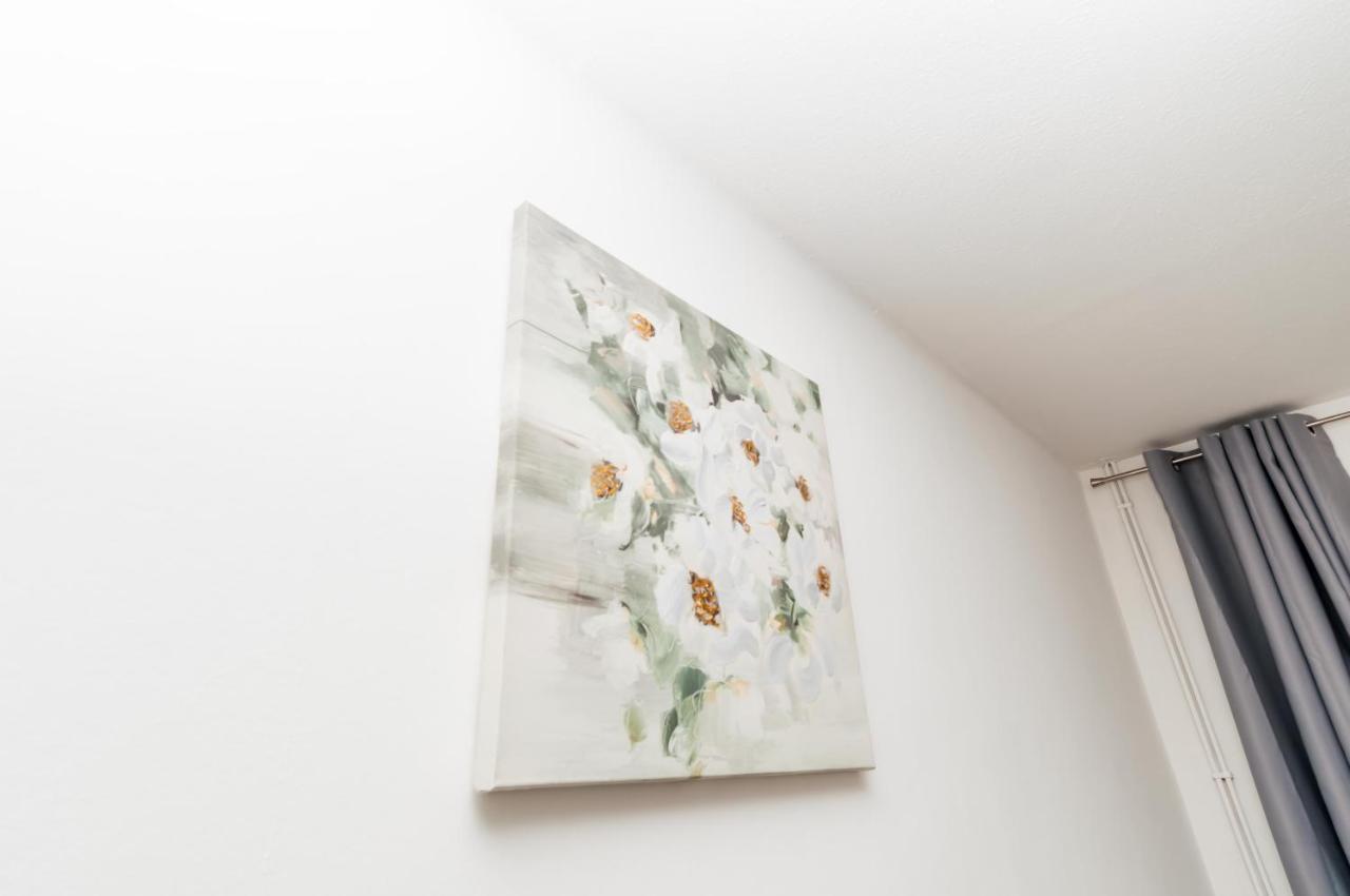 2 Bed Apartment-5 Guests - Business-Relocation-Parking - The Brighton Short Stay & Serviced Apartments Dış mekan fotoğraf