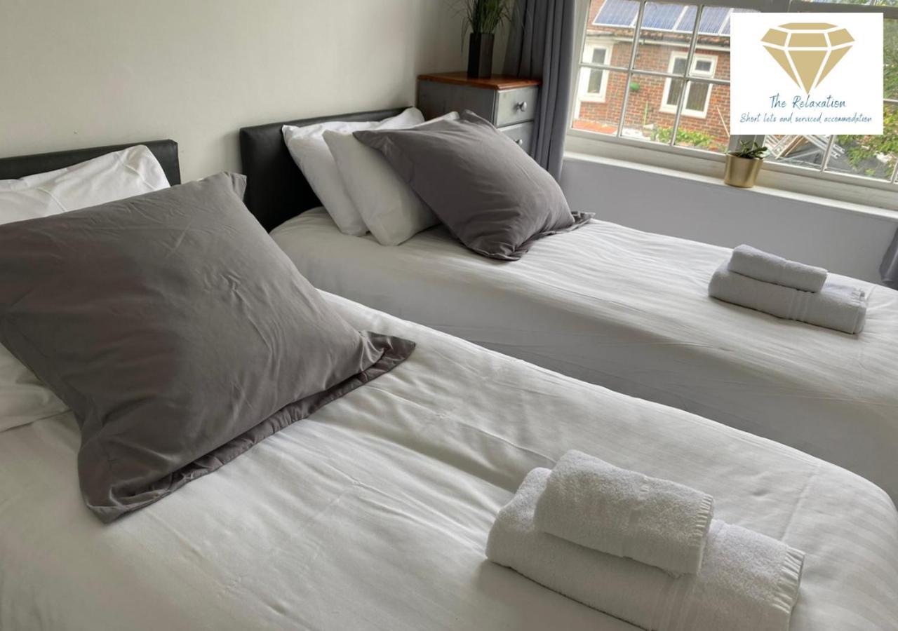 2 Bed Apartment-5 Guests - Business-Relocation-Parking - The Brighton Short Stay & Serviced Apartments Dış mekan fotoğraf