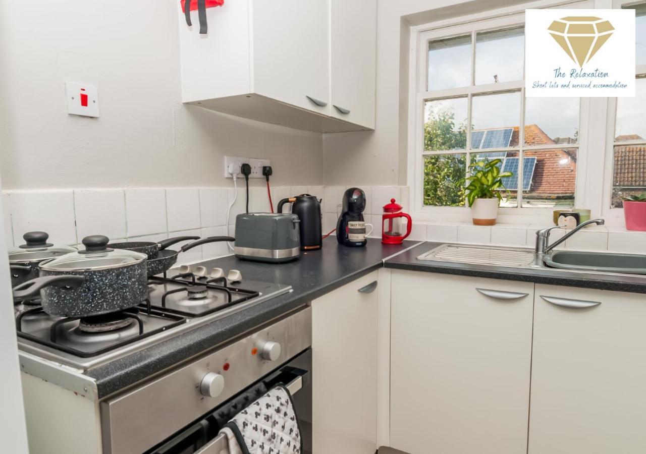 2 Bed Apartment-5 Guests - Business-Relocation-Parking - The Brighton Short Stay & Serviced Apartments Dış mekan fotoğraf